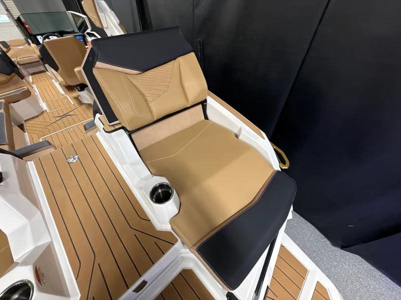 Slide: The Image of Mastercraft X24 2026 - 21
