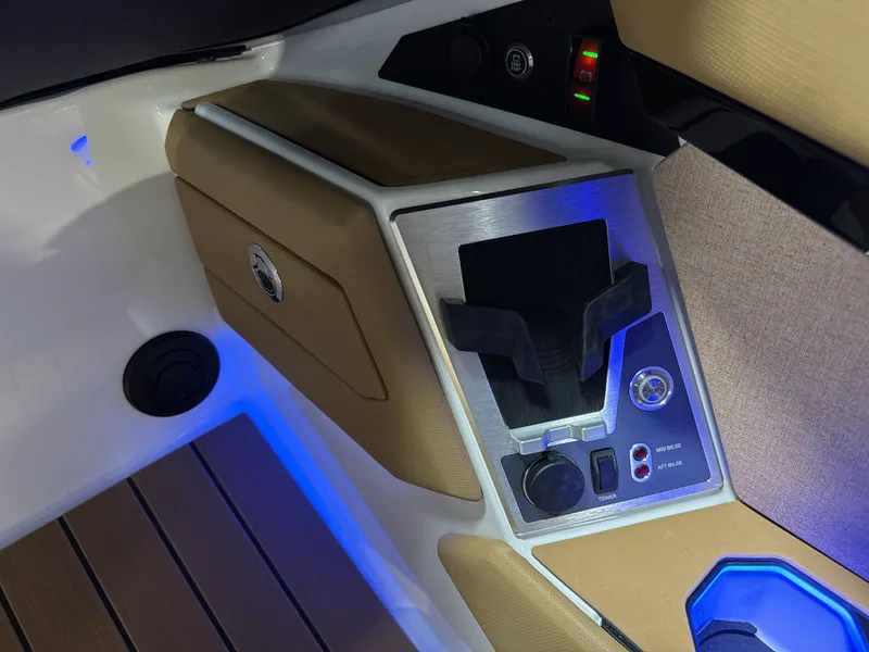 Slide: The Image of Mastercraft X24 2026 - 81