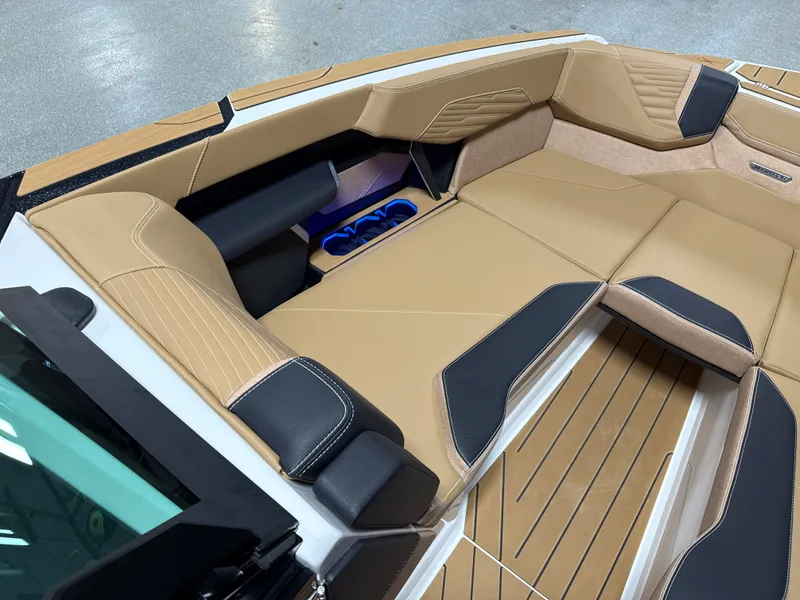 Slide: The Image of Mastercraft X24 2026 - 93