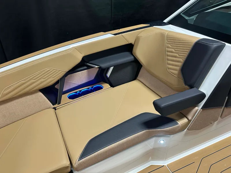 Slide: The Image of Mastercraft X24 2026 - 94