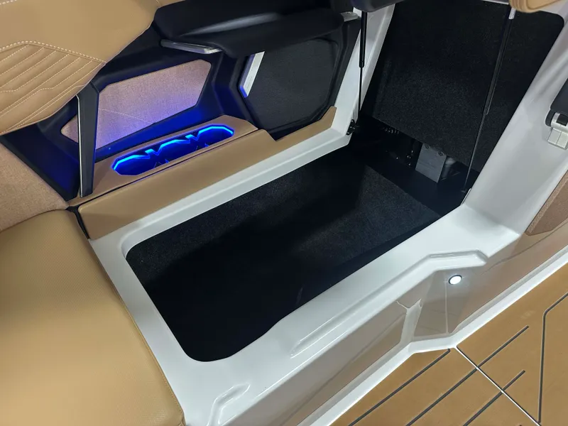 Slide: The Image of Mastercraft X24 2026 - 95