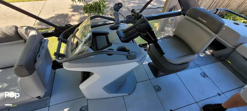 Slide: The Image of Sea-Doo Switch Cruise 21 2022 - 14631492