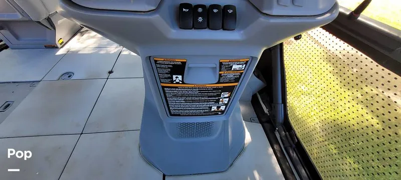 Slide: The Image of Sea-Doo Switch Cruise 21 2022 - 14631505