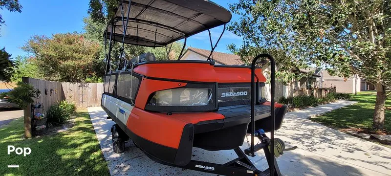 Slide: The Image of Sea-Doo Switch Cruise 21 2022 - 14631519