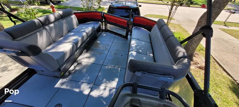 Slide: The Image of Lots Of Seating - 14631489