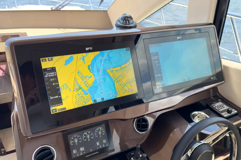 Slide: The Image of Galeon 500 FLY 2026 - 20