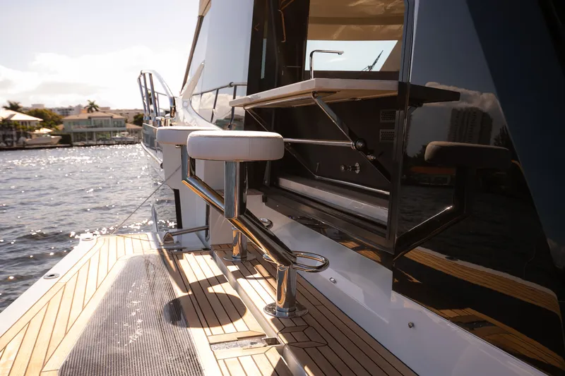 Slide: The Image of Galeon 500 FLY 2026 - 25