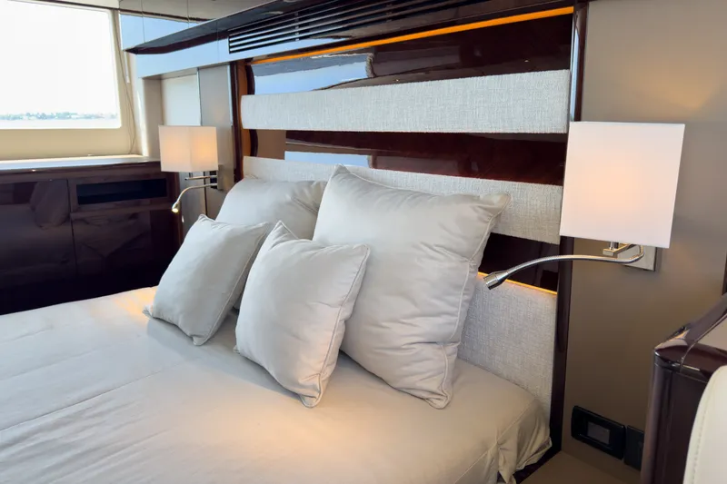 Slide: The Image of Galeon 500 FLY 2026 - 24