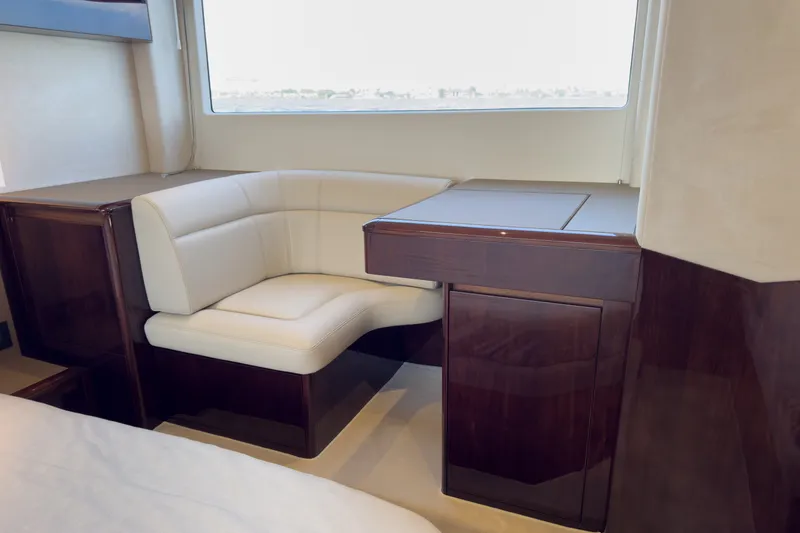 Slide: The Image of Galeon 500 FLY 2026 - 25