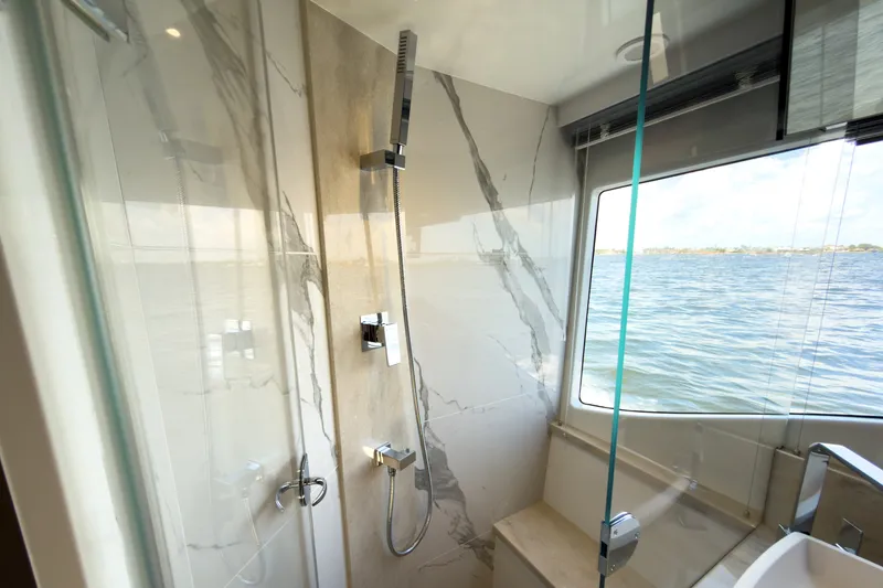 Slide: The Image of Galeon 500 FLY 2026 - 35