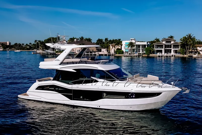 Slide: The Image of Galeon 500 FLY 2026 - 4
