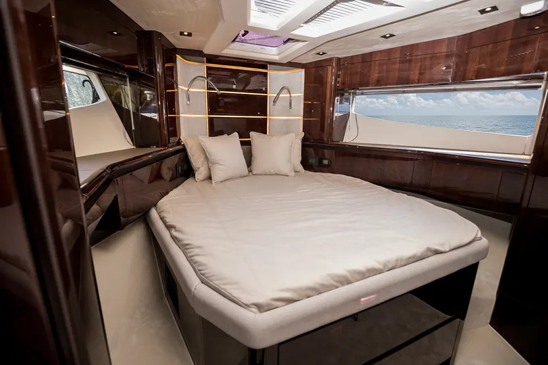 Slide: The Image of Galeon 500 FLY 2026 - 43