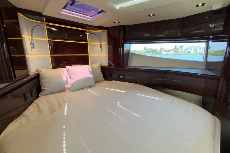 Slide: The Image of Galeon 500 FLY 2026 - 43