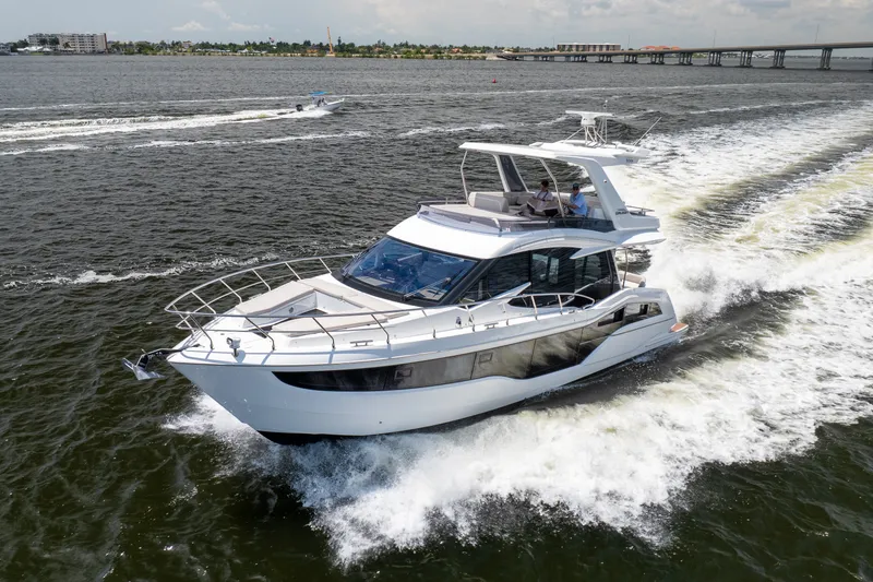 Slide: The Image of Galeon 500 FLY 2026 - 59