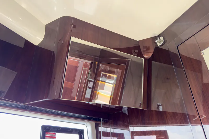 Slide: The Image of Galeon 500 FLY 2026 - 40