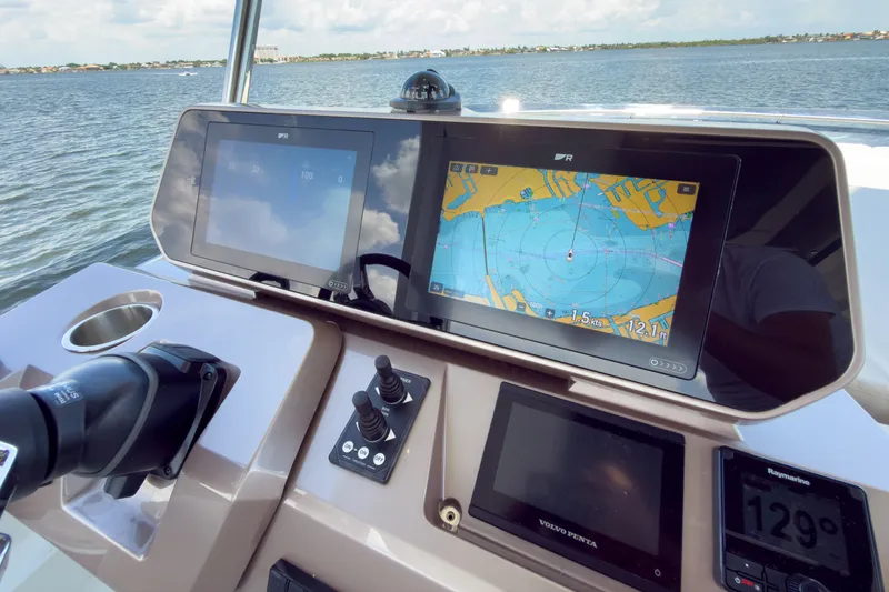 Slide: The Image of Galeon 500 FLY 2026 - 57