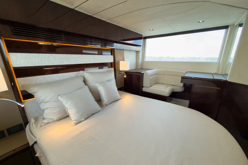 Slide: The Image of Galeon 500 FLY 2026 - 31
