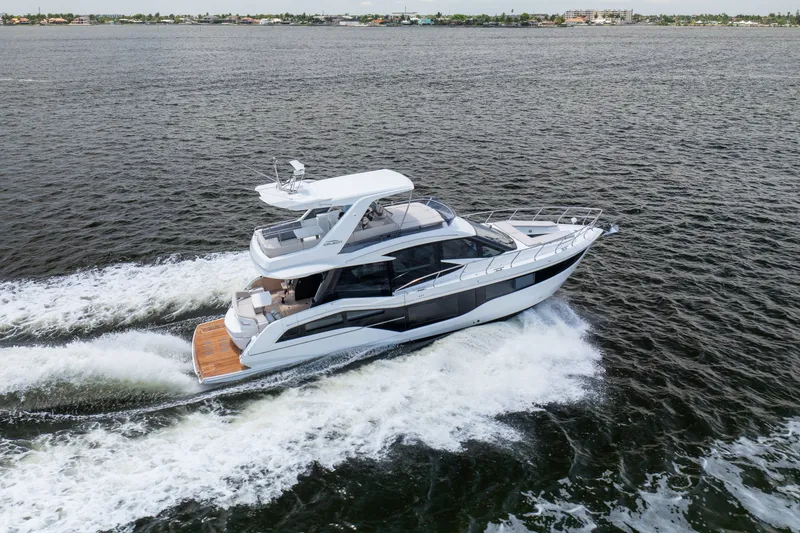 Slide: The Image of Galeon 500 FLY 2026 - 61