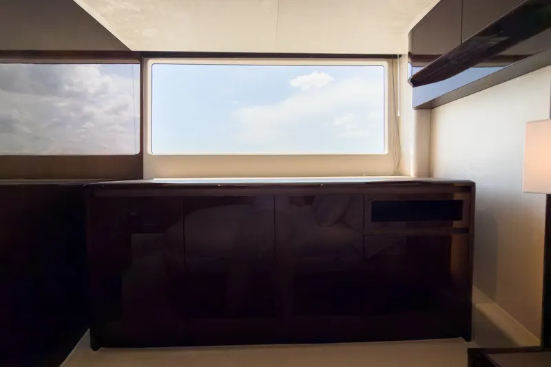 Slide: The Image of Galeon 500 FLY 2026 - 32