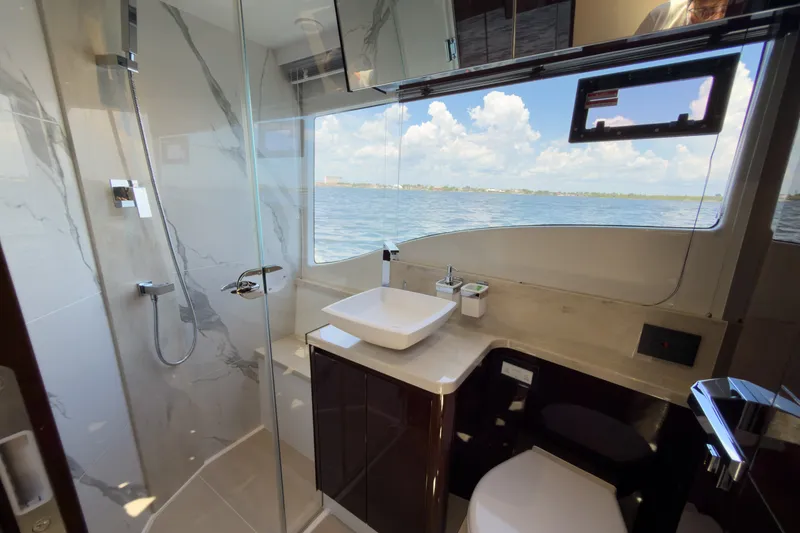 Slide: The Image of Galeon 500 FLY 2026 - 33