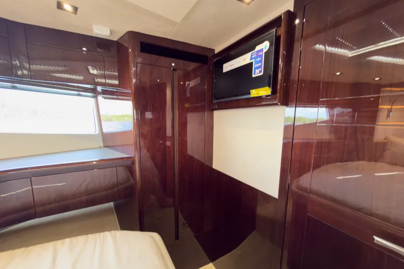 Slide: The Image of Galeon 500 FLY 2026 - 45