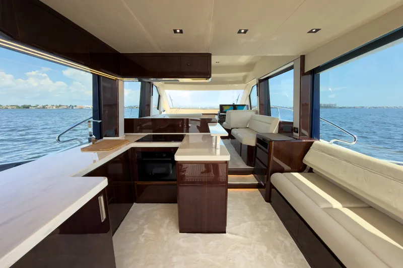 Slide: The Image of Galeon 500 FLY 2026 - 4