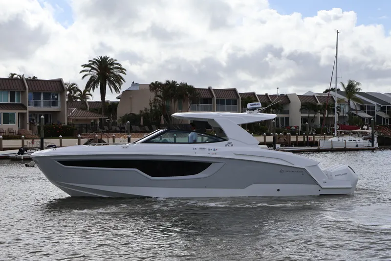 Slide: The Image of Cruisers 38 GLS Outboard 2026 - 1