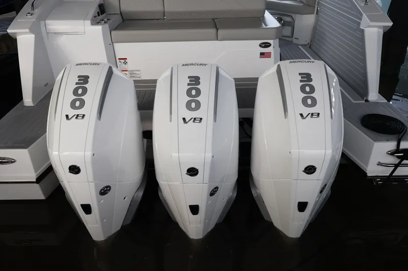 Slide: The Image of Cruisers 38 GLS Outboard 2026 - 11