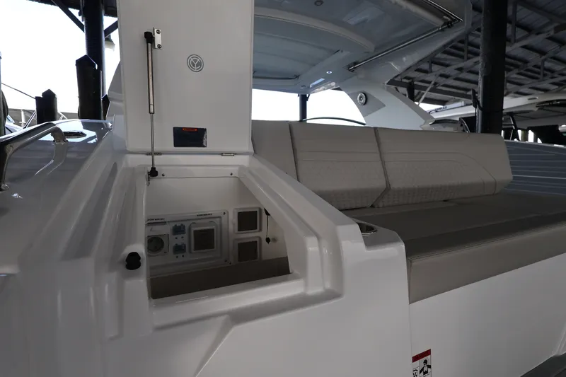 Slide: The Image of Cruisers 38 GLS Outboard 2026 - 15