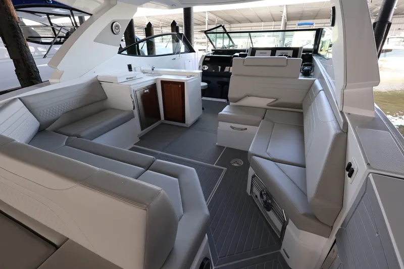 Slide: The Image of Cruisers 38 GLS Outboard 2026 - 17