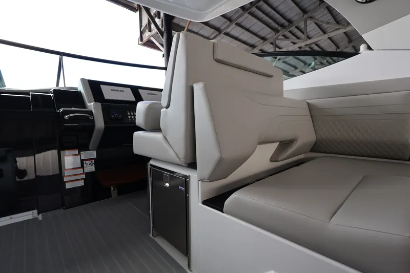 Slide: The Image of Cruisers 38 GLS Outboard 2026 - 23