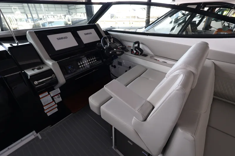 Slide: The Image of Cruisers 38 GLS Outboard 2026 - 25