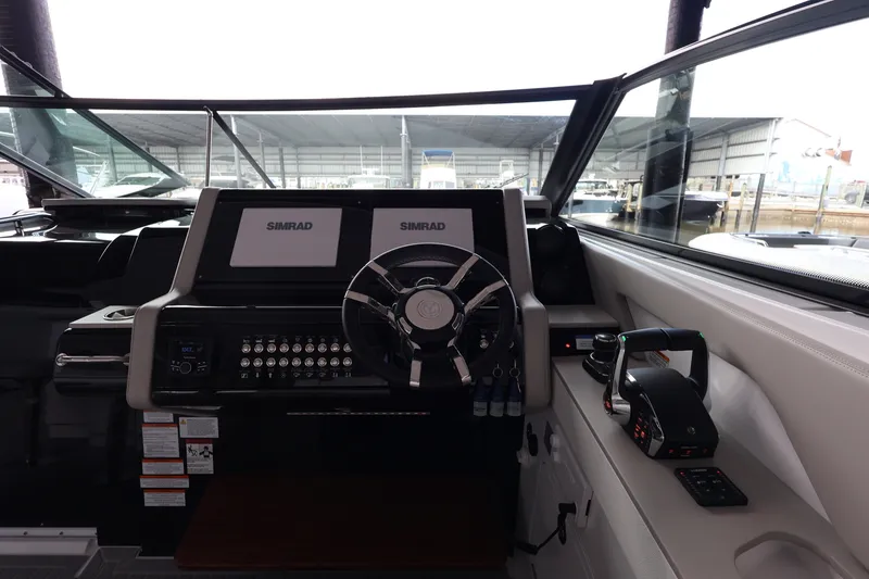 Slide: The Image of Cruisers 38 GLS Outboard 2026 - 27