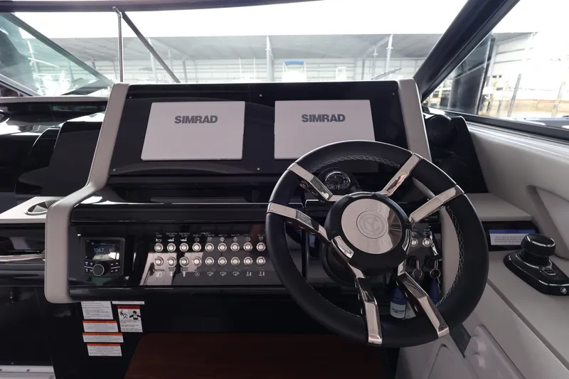 Slide: The Image of Cruisers 38 GLS Outboard 2026 - 28