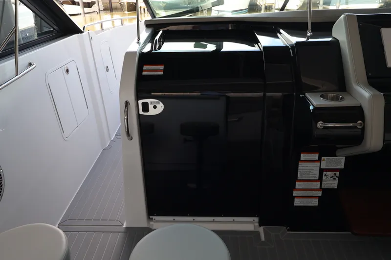 Slide: The Image of Cruisers 38 GLS Outboard 2026 - 34