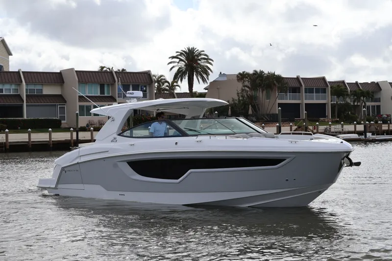 Slide: The Image of Cruisers 38 GLS Outboard 2026 - 9