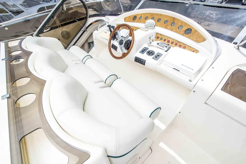 Slide: The Image of Fairline 65 1997 - 11