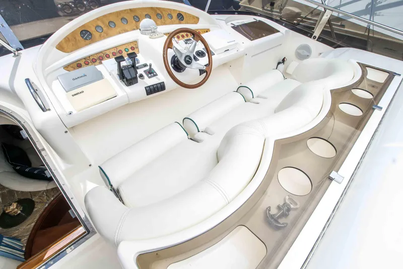 Slide: The Image of Fairline 65 1997 - 10