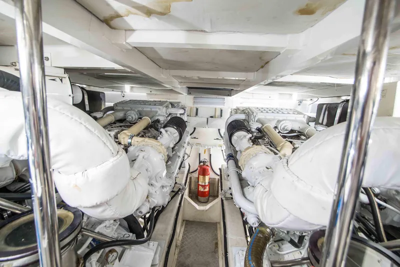 Slide: The Image of Fairline 65 1997 - 43