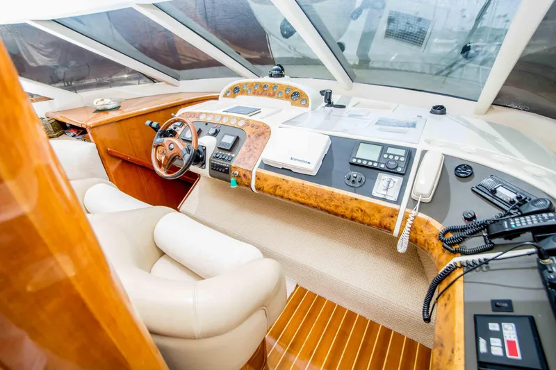 Slide: The Image of Fairline 65 1997 - 29