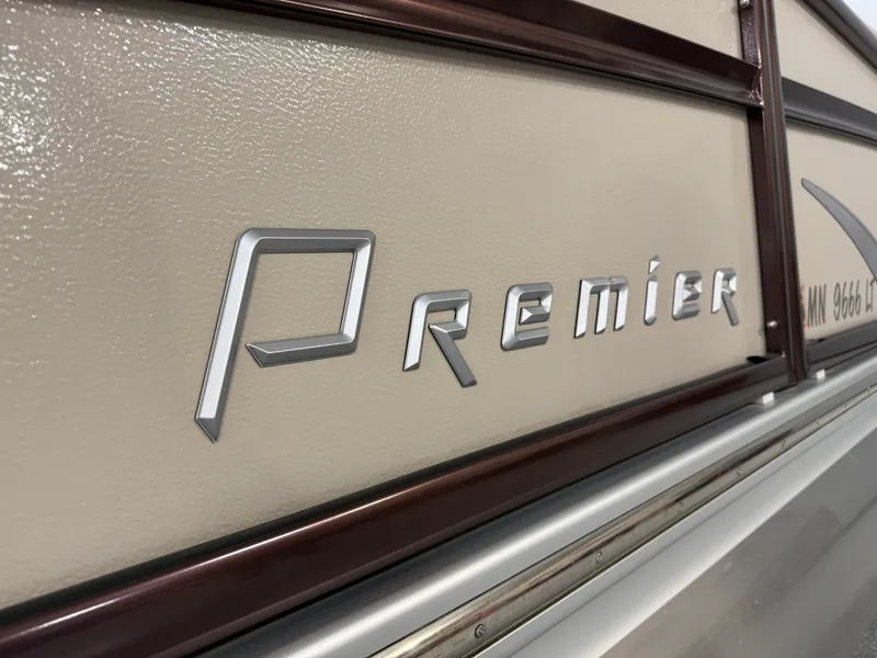 Slide: The Image of Premier 230 SOLARIS 2018 - 15