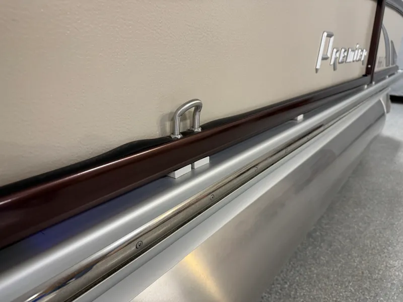 Slide: The Image of Premier 230 SOLARIS 2018 - 16