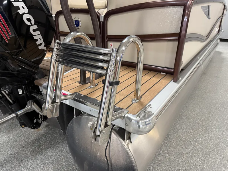 Slide: The Image of Premier 230 SOLARIS 2018 - 18