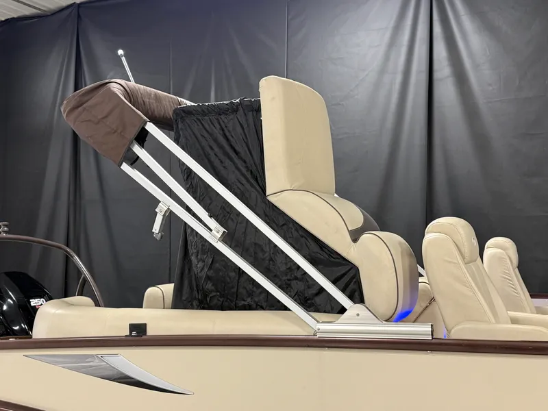 Slide: The Image of Premier 230 SOLARIS 2018 - 39