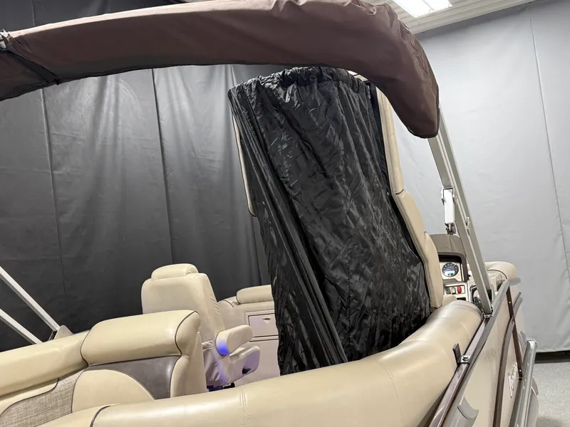 Slide: The Image of Premier 230 SOLARIS 2018 - 41