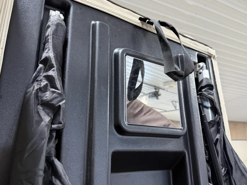 Slide: The Image of Premier 230 SOLARIS 2018 - 43