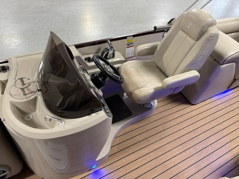 Slide: The Image of Premier 230 SOLARIS 2018 - 53