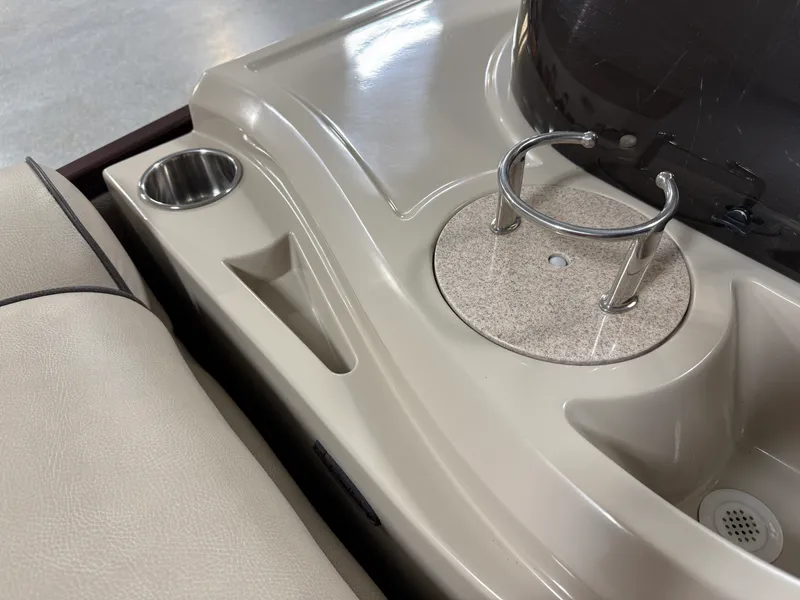 Slide: The Image of Premier 230 SOLARIS 2018 - 57