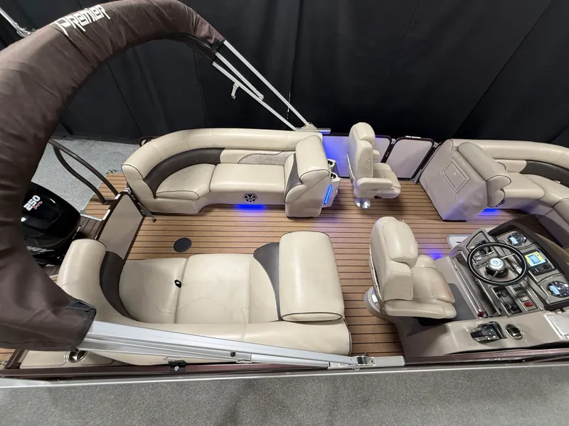 Slide: The Image of Premier 230 SOLARIS 2018 - 6