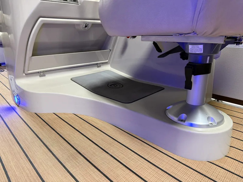 Slide: The Image of Premier 230 SOLARIS 2018 - 60